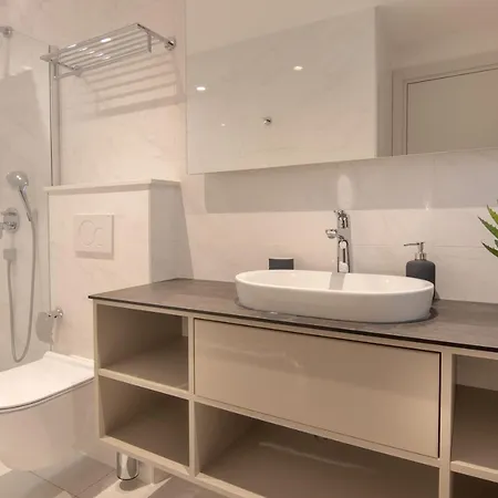 Jelena 1 - Exklusiv 3*