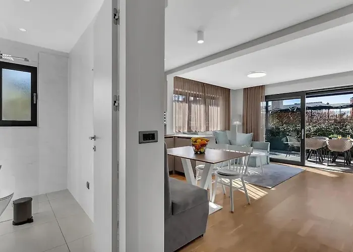 Jelena 1 - Exklusiv 马卡尔斯卡