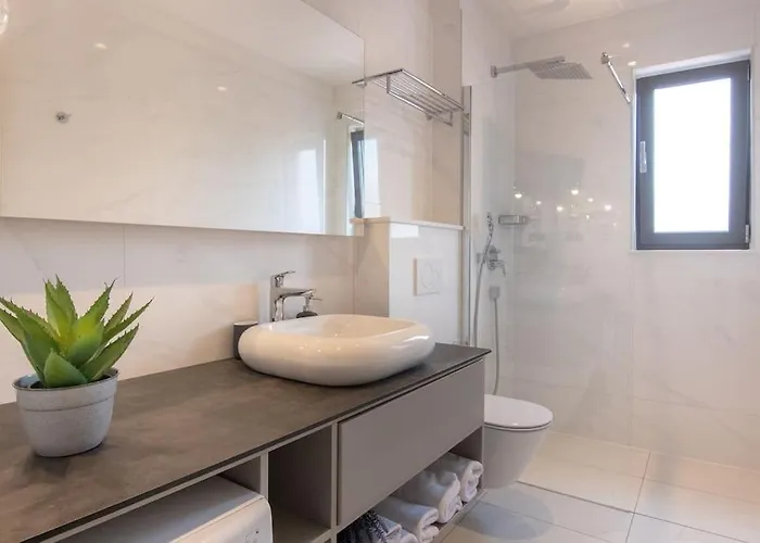 Jelena 1 - Exklusiv 3* 马卡尔斯卡